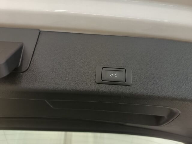 AUDI e-tron 2020 Advanced Edition 55 quattro **TODELLA UPEA TÄSYYSÄHKÖ KAIKILLA MAUSTEILLA**