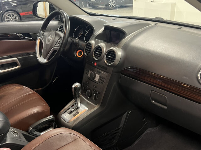 OPEL Antara 2007 3.2 V6 Aut. 4x4 Cosmo *Ledbar *Neliveto *Vetokoukku* Nahat