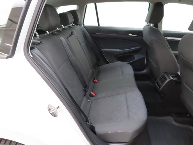 Volkswagen Golf 2023 Variant Comfort Business 1,0 eTSI (MHEV) 81 kW DSG-automaatti