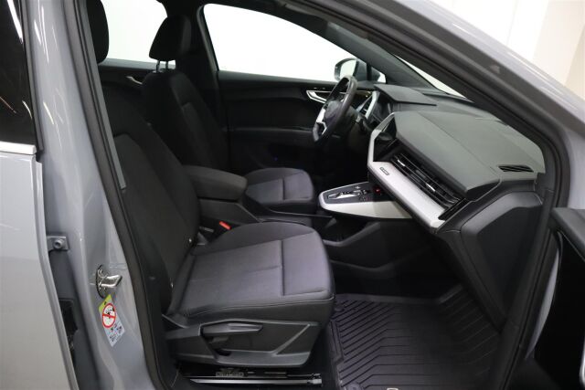 AUDI Q4 e-tron 2023 40 e-tron Sportback Limited