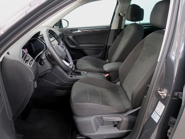 Volkswagen Tiguan 2023 Style Business eHybrid 180 kW DSG-automaatti