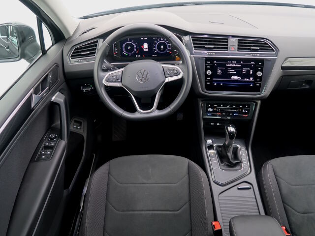 Volkswagen Tiguan 2023 Style Business eHybrid 180 kW DSG-automaatti
