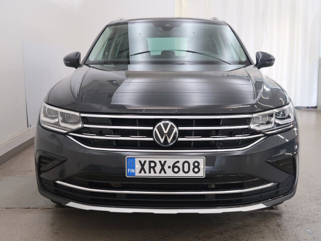 Volkswagen Tiguan 2023 Style Business eHybrid 180 kW DSG-automaatti