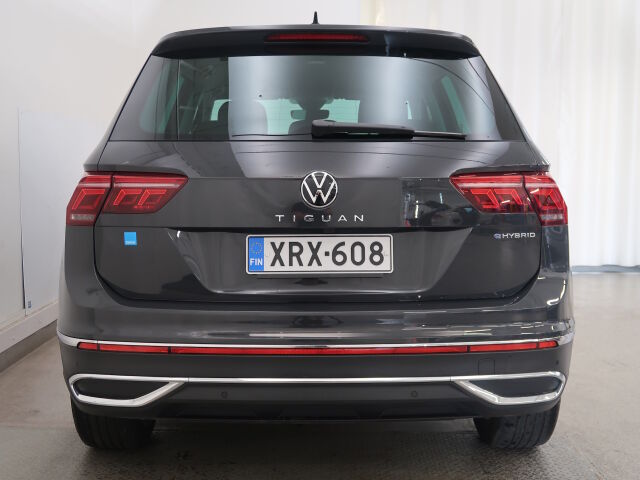 Volkswagen Tiguan 2023 Style Business eHybrid 180 kW DSG-automaatti
