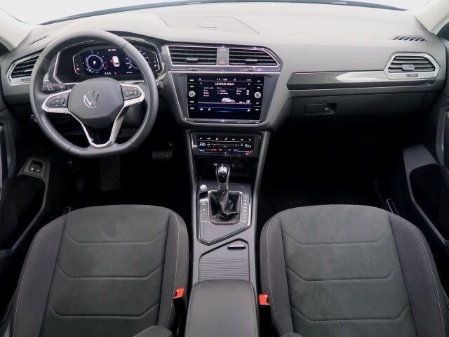 Volkswagen Tiguan 2023 Style Business eHybrid 180 kW DSG-automaatti