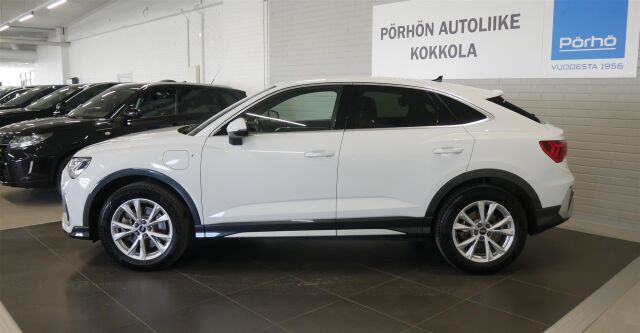 AUDI Q3 2023 Sportback Progress S line 45 TFSI e 180 kW S tronic