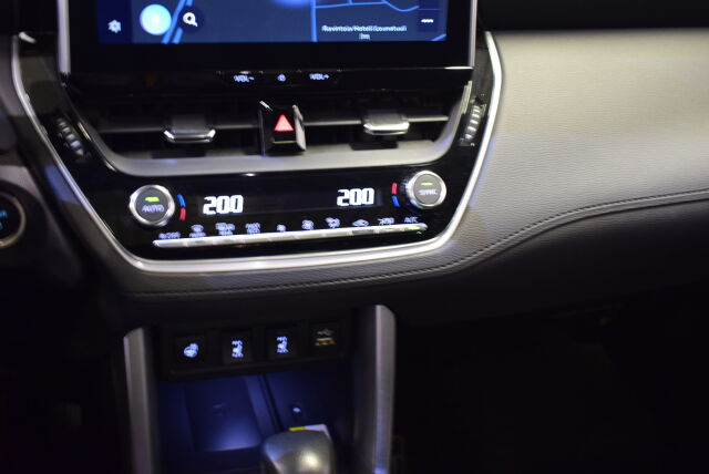 TOYOTA Corolla Cross 2023 2.0 Hybrid AWD-i Premium