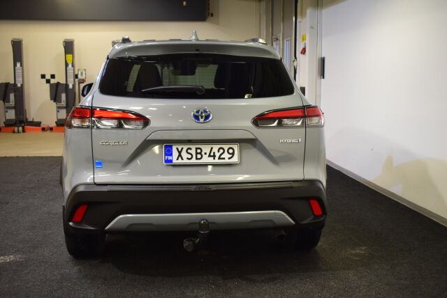 TOYOTA Corolla Cross 2023 2.0 Hybrid AWD-i Premium