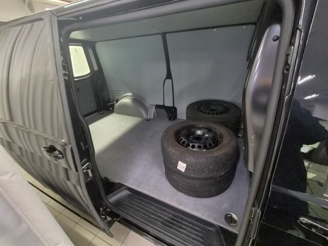 Volkswagen Transporter 2023 umpipakettiauto Pitkä 2,0 TDI 110 kW 4Motion DSG 204M