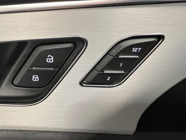 AUDI Q8 2023 60 TFSI e 340 kW quattro tiptronic Electrified Edition, 1-omisteinen, suomiauto, takuu!