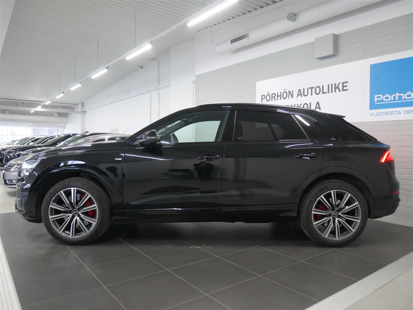 Audi Q8 2023, kuva 2/33