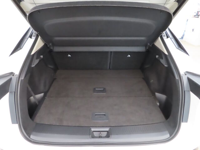 Nissan Ariya 2024 87kWh Advance e-4ORCE 22kw charger