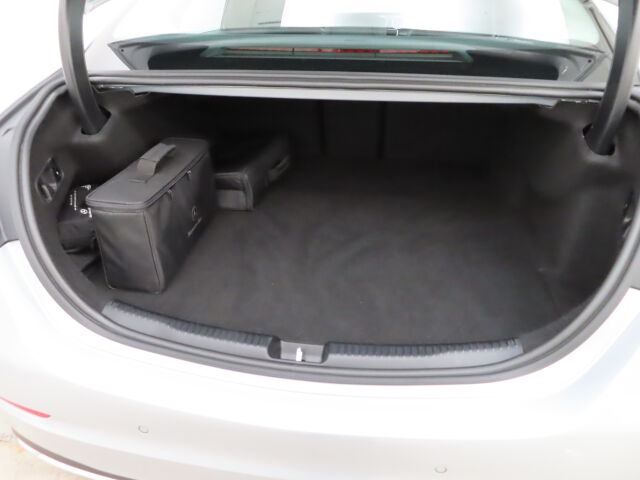 Mercedes-Benz C 2022 300 e 4MATIC A