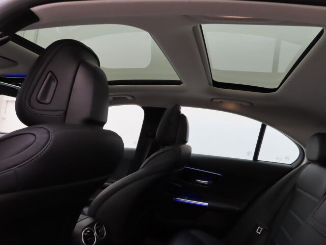 Mercedes-Benz C 2022 300 e 4MATIC A