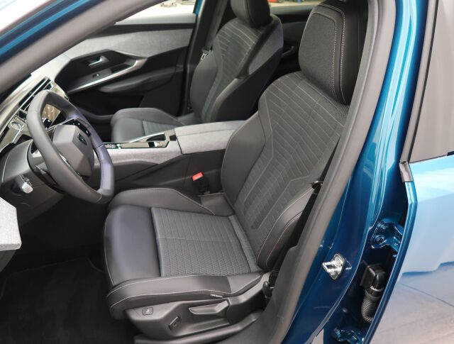 Peugeot E-3008 2025 Allure 73 kWh 210 Automaatti *2,99Korko % + kulu7 *360vision & Drive Pack*Panoramic Navigation Pack