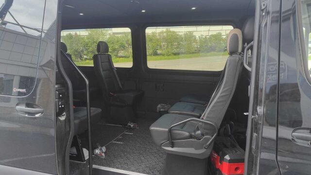 Mercedes-Benz Sprinter 2025 317CDI RWD  ESTEETÖN TAKSI 1+8, INVAHISSI, VARUSTELTU SUOMIAUTO!