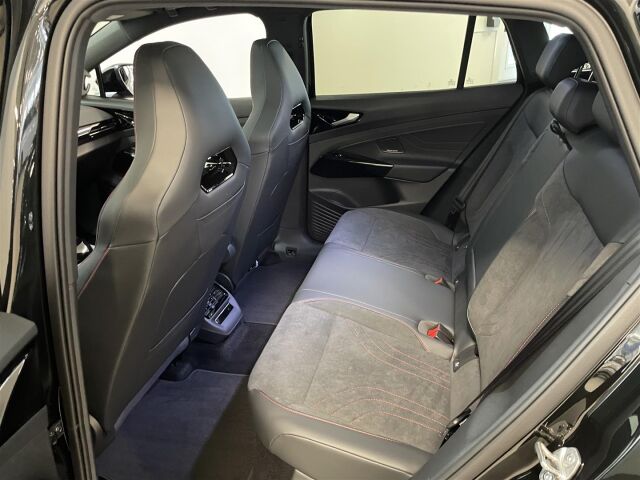 Volkswagen ID.4 2025 GTX 4MOTION 75-v Juhlamalli 250 kW, akku 77 kWh