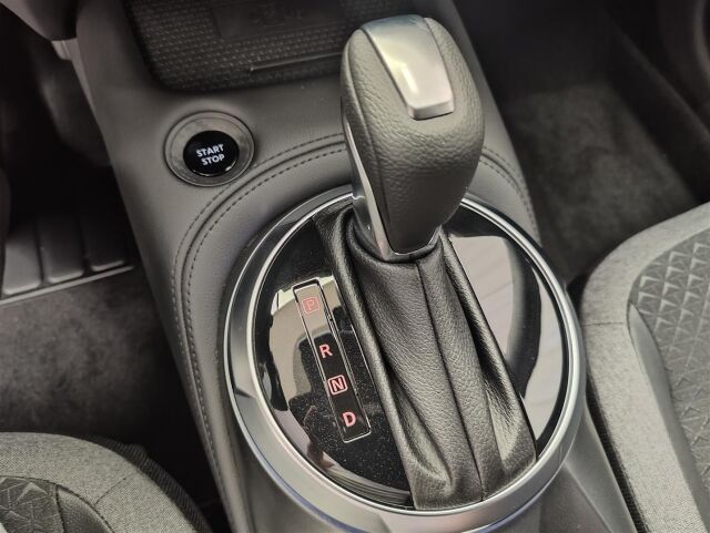 Nissan Juke 2025 DIG-T 143HP 4AMT N-Connecta + Navi HEV MY24 SL