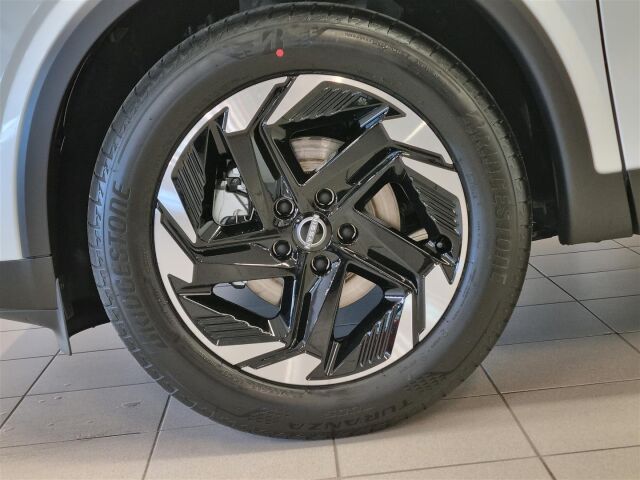 Nissan Qashqai 2025 MHEV 158 Xtronic 2WD N-Connecta 2-tone MY24