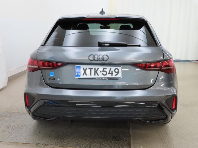 Audi A3 2025 Sportback 45 TFSI e S line. 272 hevosvoimainen hybridi jopa 140 km:n sähköisellä toimintamatkalla!