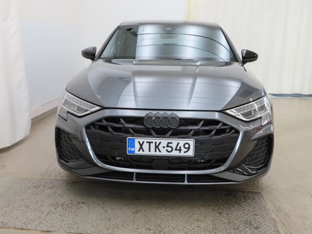 Audi A3 2025 Sportback 45 TFSI e S line. 272 hevosvoimainen hybridi jopa 140 km:n sähköisellä toimintamatkalla!