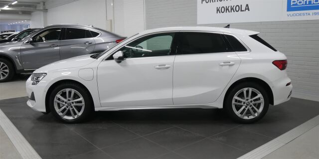 Audi A3 2026 Sportback 40 TFSI e Plus, esittelyauto, matriisi ledit, 5v takuu, Sonos! 2x alut!