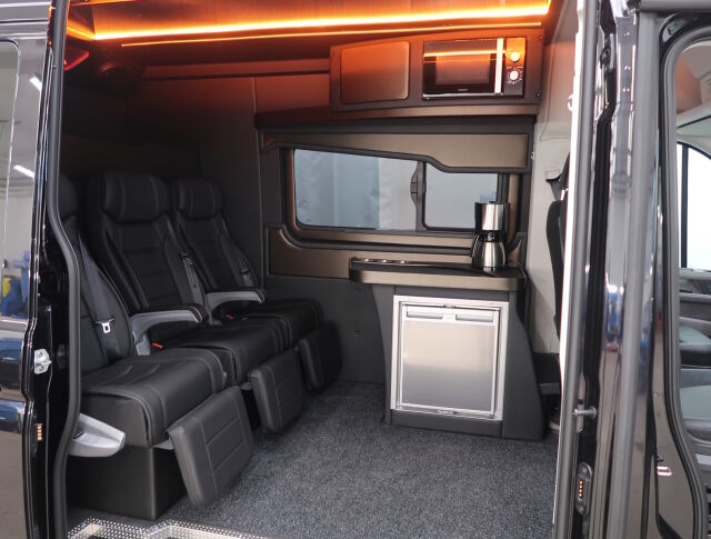 Volkswagen Crafter 2025 2,0 TDI 130 kW 4Motion 8at, 4490  Jatko-ohjaamo