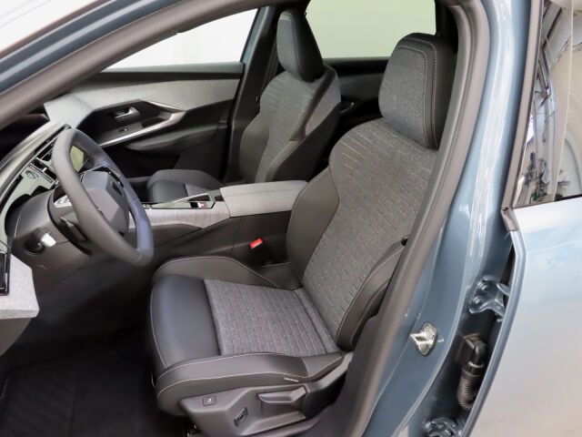 Peugeot E-5008 2025 Allure 73 kWh  210 Automaatti *Takuu 5v/100tkm *Korko 1,9% + kulut *Huippuvarusteet