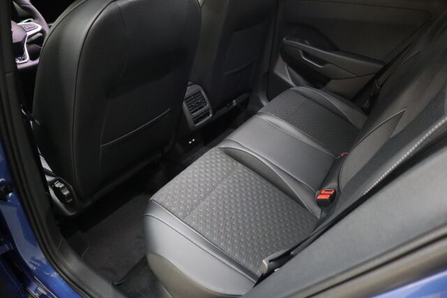 Volkswagen T-Roc 2026 R-Line 1,5 eTSI 110 kW (MHEV) DSG-automaatti