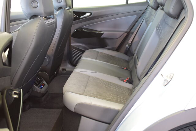 Volkswagen ID.4 2026 Pro 4MOTION Elegance Business 210 kW, akku 77kWh * sis. 2 x renkaat ! *