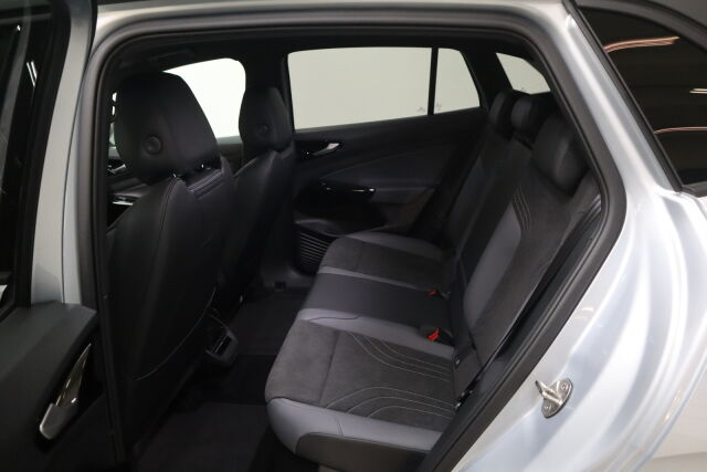 Volkswagen ID.4 2026 Pro 4MOTION Elegance Business 210 kW, akku 77kWh