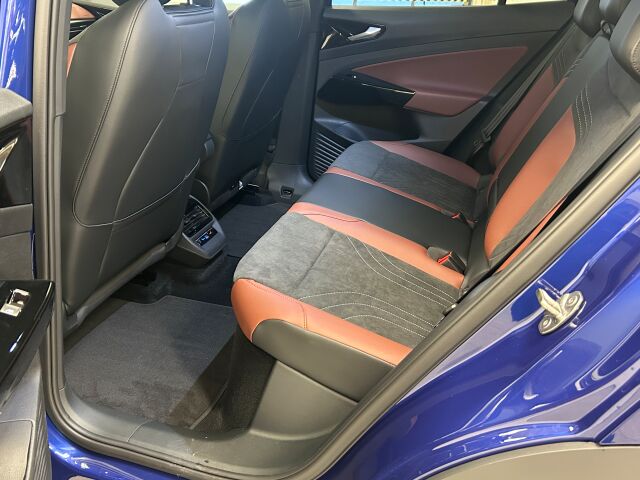 Volkswagen ID.4 2026 Pro 4MOTION Elegance Business 210 kW, 2 * renkaat