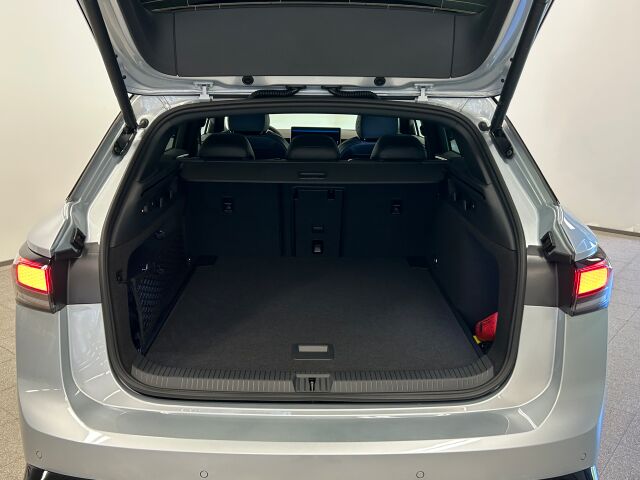 Volkswagen ID.7 2025 Tourer GTX 4MOTION 75-v Juhlamalli 250 kW, akku 86 kWh
