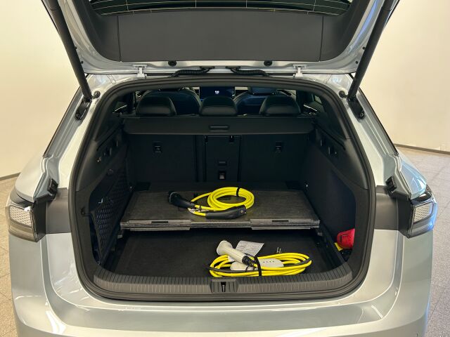 Volkswagen ID.7 2025 Tourer GTX 4MOTION 75-v Juhlamalli 250 kW, akku 86 kWh