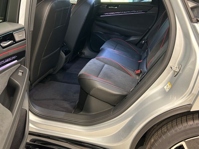 Volkswagen ID.7 2025 Tourer GTX 4MOTION 75-v Juhlamalli 250 kW, akku 86 kWh