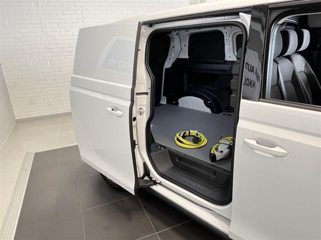 Volkswagen ID. Buzz Cargo 2026 Business 250 kW (340 PS)79 kWh1-vaihteinen automaatti, 4Motion