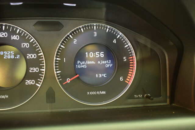 VOLVO XC60 2010 2,4D AWD Momentum aut
