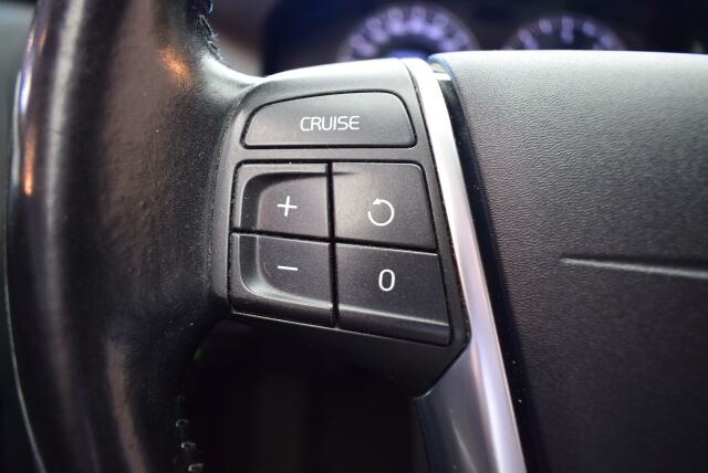 VOLVO XC60 2010 2,4D AWD Momentum aut