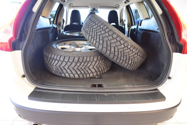 VOLVO XC60 2010 2,4D AWD Momentum aut