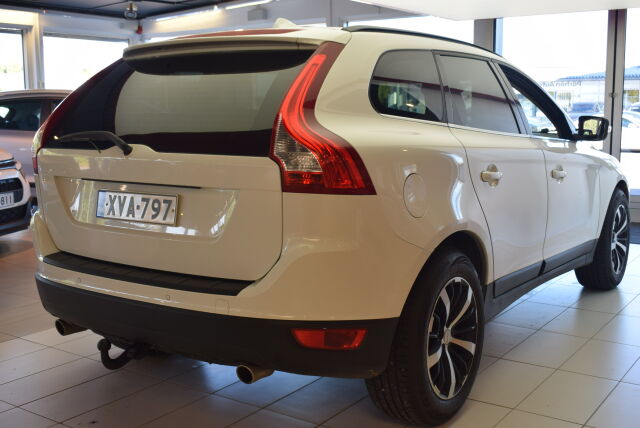 VOLVO XC60 2010 2,4D AWD Momentum aut