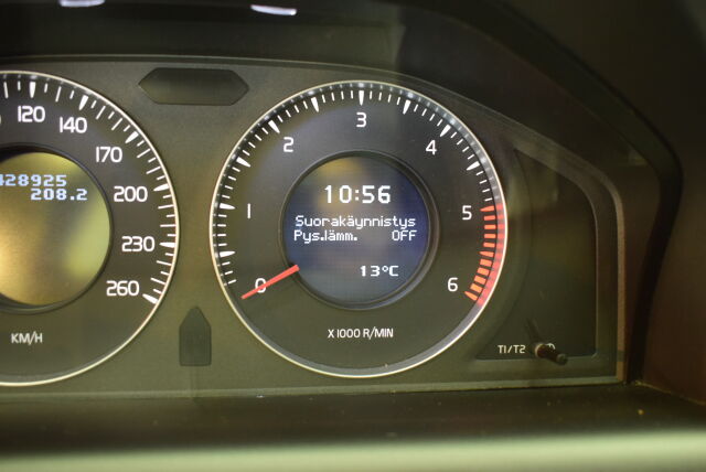 VOLVO XC60 2010 2,4D AWD Momentum aut