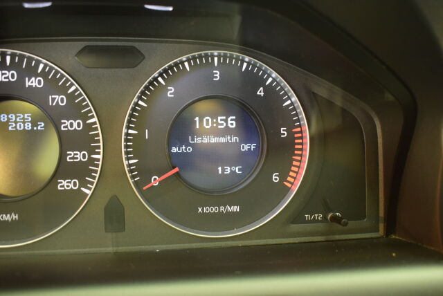 VOLVO XC60 2010 2,4D AWD Momentum aut