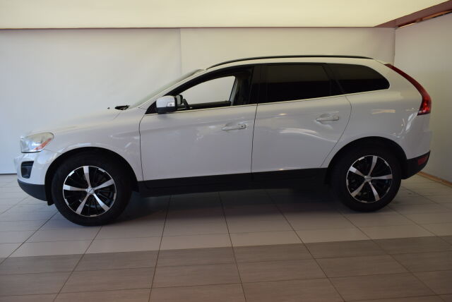 VOLVO XC60 2010 2,4D AWD Momentum aut