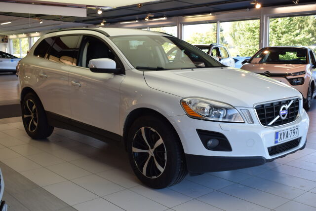 VOLVO XC60 2010 2,4D AWD Momentum aut