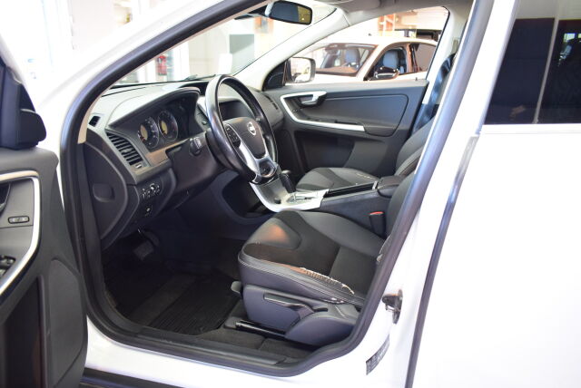VOLVO XC60 2010 2,4D AWD Momentum aut