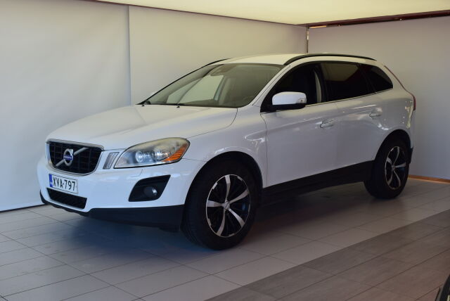 VOLVO XC60 2010 2,4D AWD Momentum aut