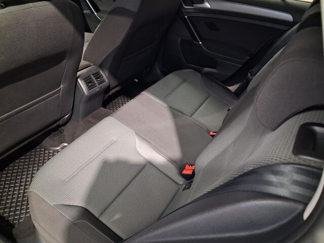 VOLKSWAGEN Golf 2014 Comfortline 1,2 TSI 77 kW (105 hv) BlueMotion Technology DSG-automaatti 4-ov