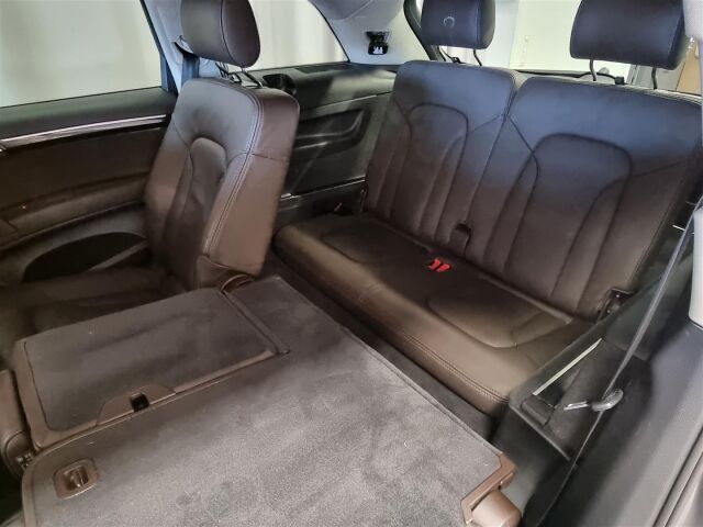 AUDI Q7 2012 3,0 V6 TDI  180 kW quattro tiptronic. 7-ist. / Navi / Webasto / Koukku / BOSE / P-Kamera
