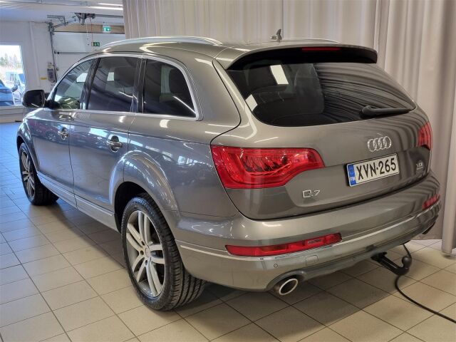 AUDI Q7 2012 3,0 V6 TDI  180 kW quattro tiptronic. 7-ist. / Navi / Webasto / Koukku / BOSE / P-Kamera