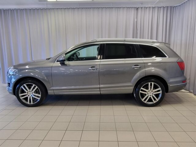 AUDI Q7 2012 3,0 V6 TDI  180 kW quattro tiptronic. 7-ist. / Navi / Webasto / Koukku / BOSE / P-Kamera